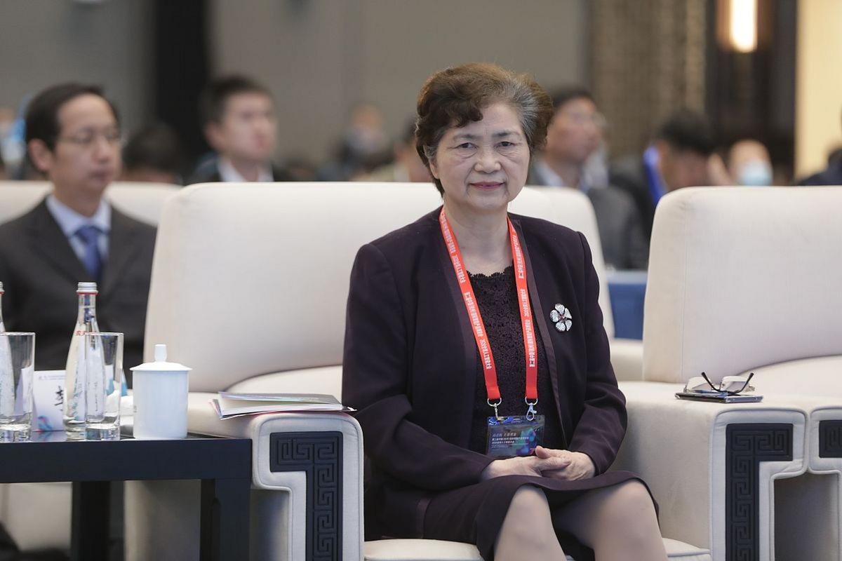 李兰娟对当前疫情的看法_李兰娟对抗击疫情的贡献_